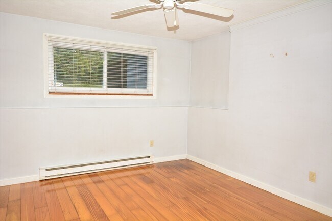 Building Photo - 9 Mayberry Dr