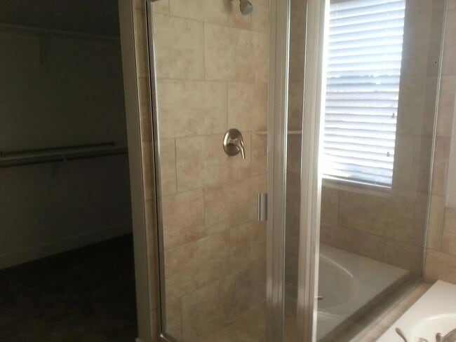 Building Photo - Saratoga Springs Home