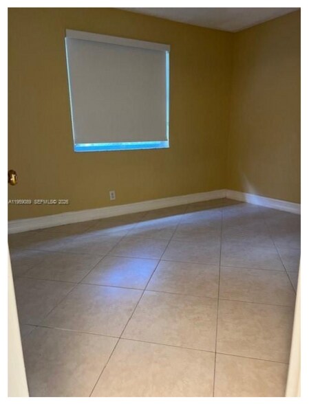 Building Photo - 2226 N Cypress Bend Dr