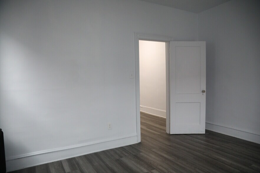Building Photo - 4826 N Camac St