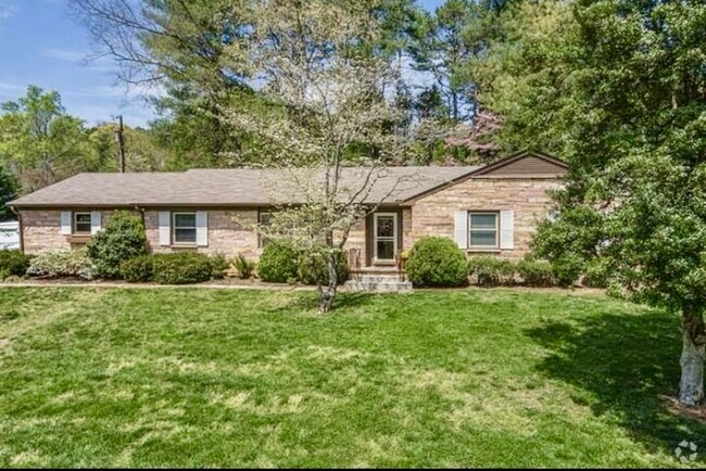 Building Photo - 8205 Ainsworth Dr