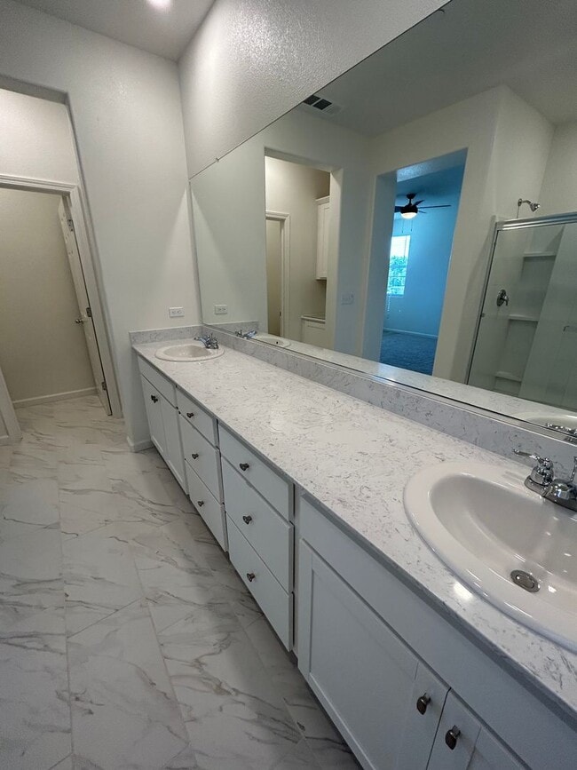 Building Photo - Beautiful Newer 4 Bedroom Home in Aspen-Sequoia Trails with Solar!