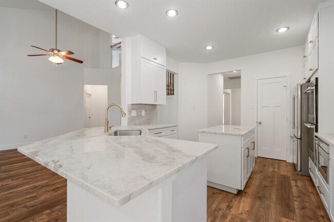 Building Photo - 14 Long Springs Pl