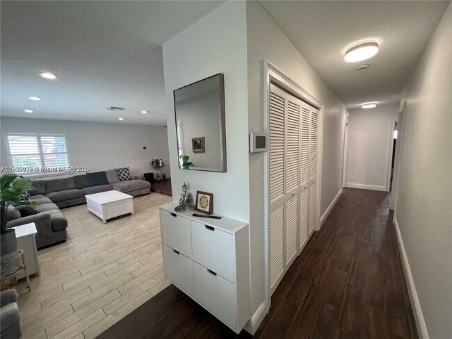 Building Photo - 4081 Lake Dr