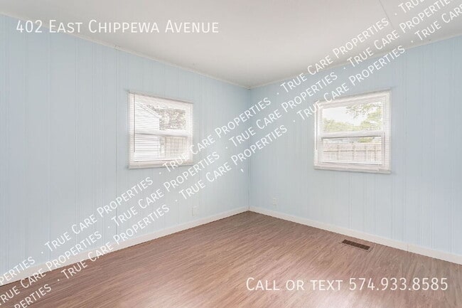 Building Photo - 402 E Chippewa Ave