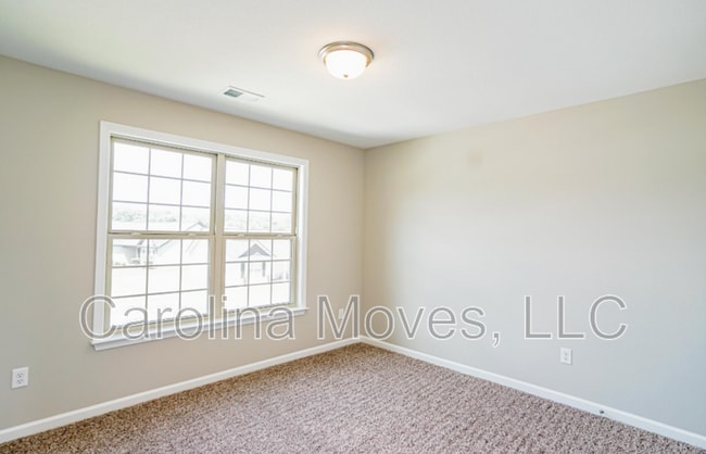 Building Photo - 276 Lockeland Park Dr