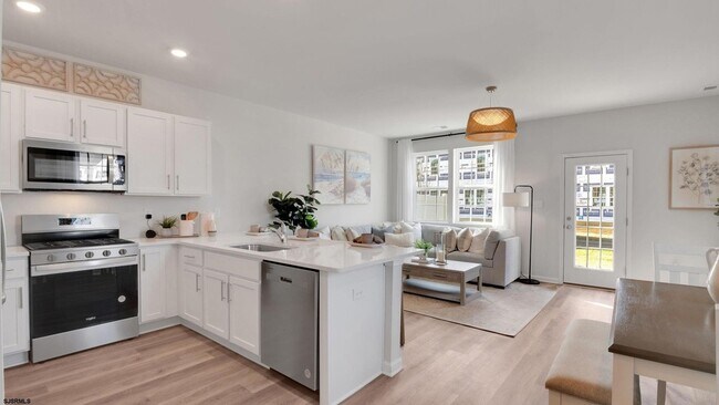 Building Photo - 255 Hermosa Dr