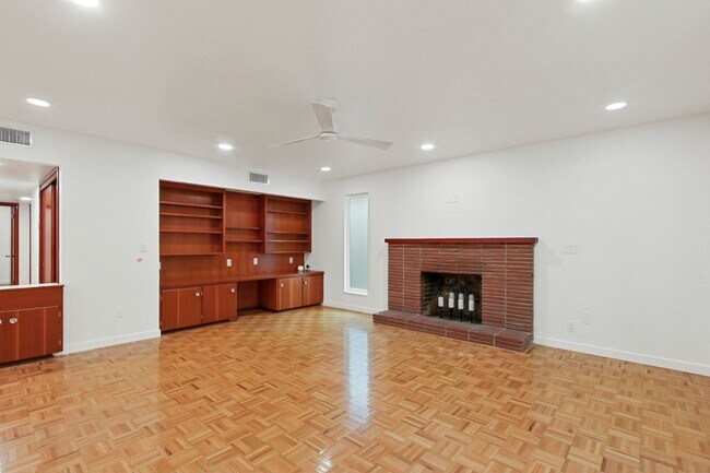 Building Photo - Central Davis 3/2 Mid Modern