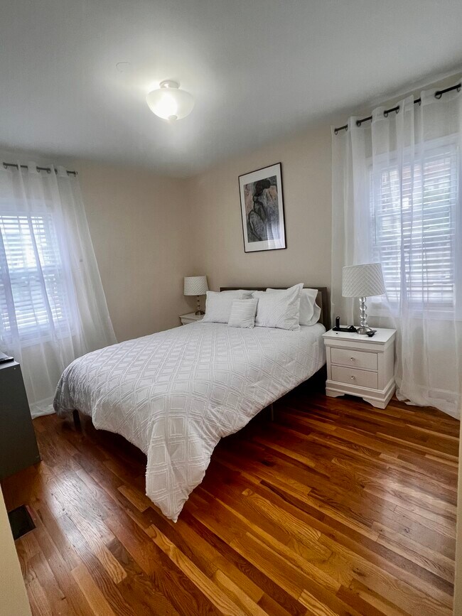 2nd Livingroom - 189 Pomona Ave