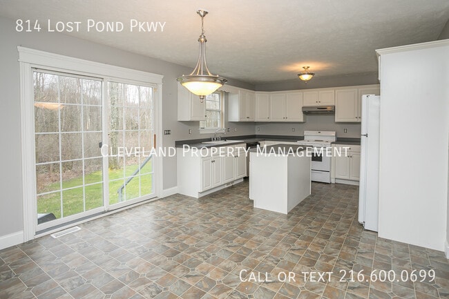 Building Photo - 814 Lost Pond Pkwy