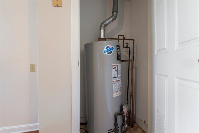 Building Photo - 191-193 South St