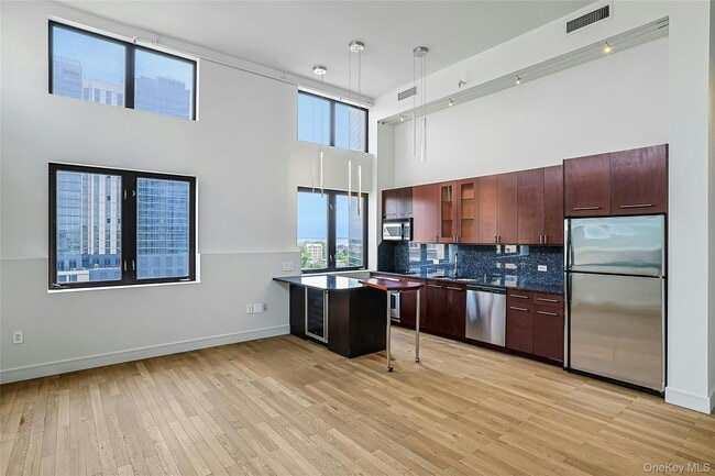 Building Photo - 25 Leroy Pl