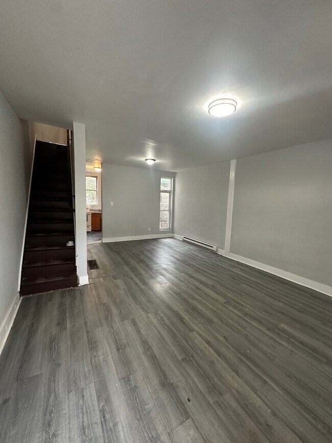 Building Photo - 3911 N Percy St