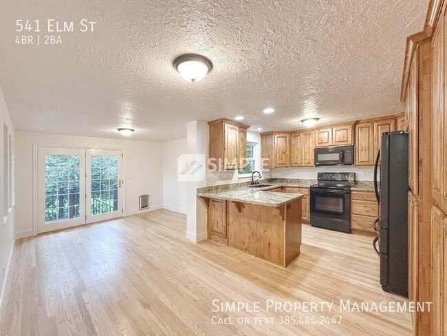 Building Photo - 541 E Elm St