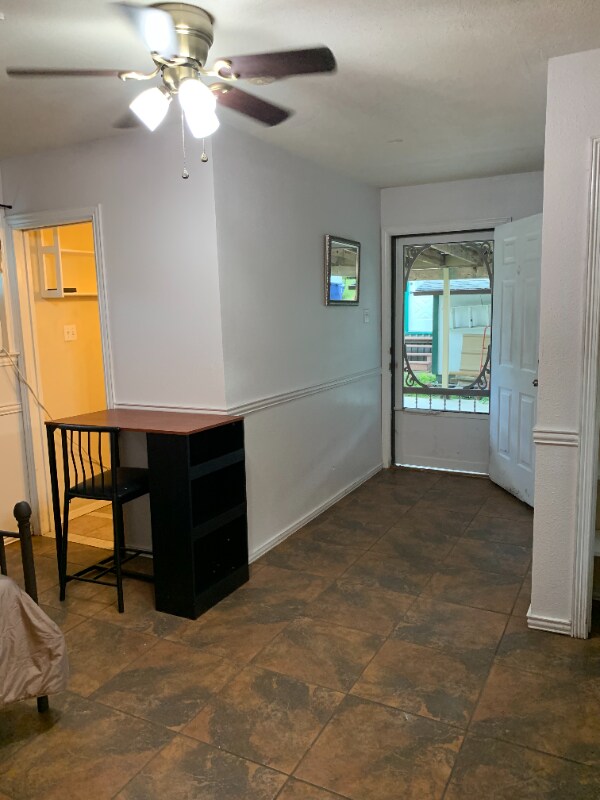 Building Photo - 1014 S Rogers St