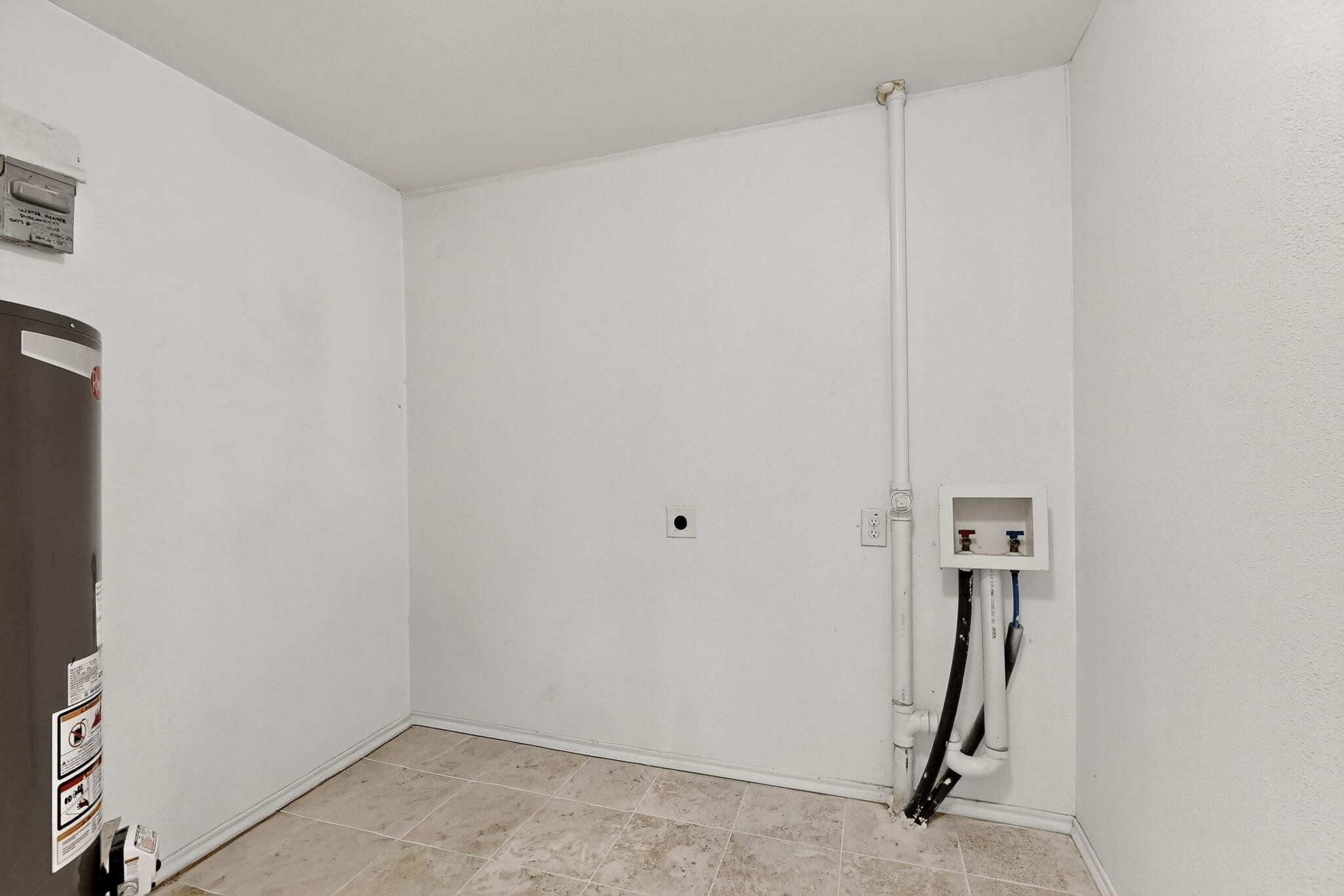 Building Photo - 5645 Santa Fe Ave