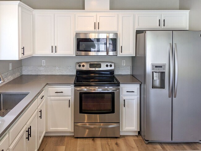 Building Photo - 5500 Doogan Ct SE