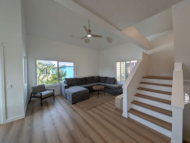 Building Photo - NEW Remodeled and furnished, 4 bed 3 bath ...