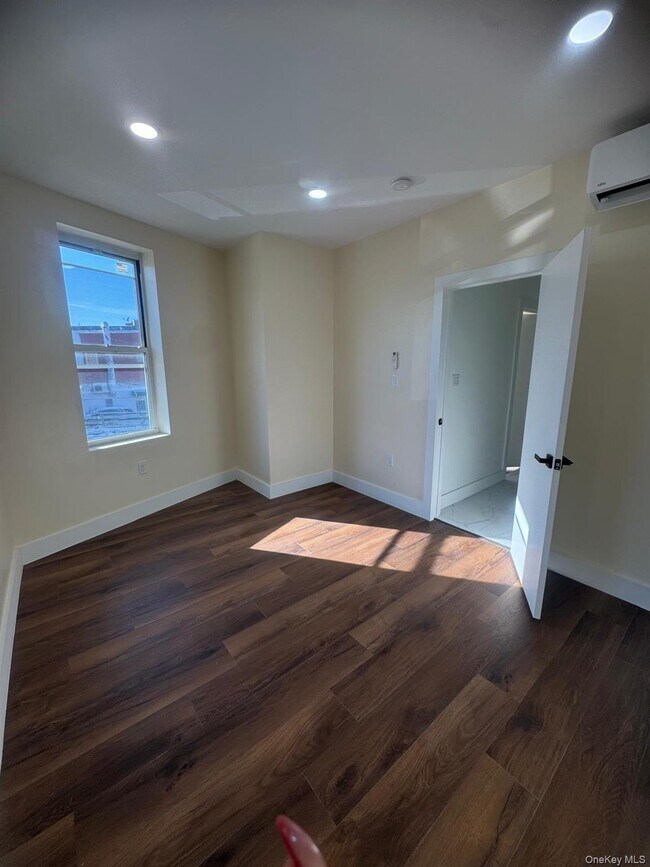 Building Photo - 91-04 43rd Ave