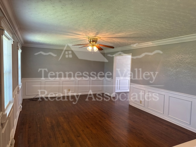 Building Photo - MOVE IN READY! TOUR TODAY! Check out this ...
