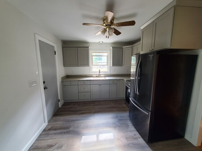 Building Photo - 1 Avon Dr