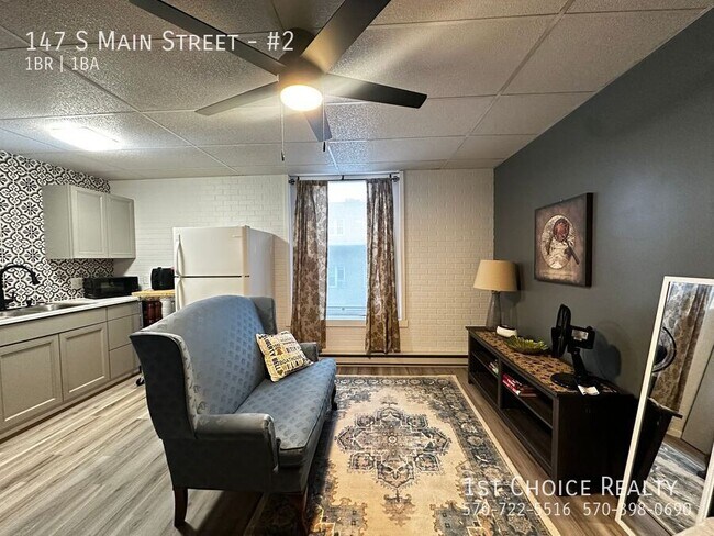 Building Photo - 147 S Main St