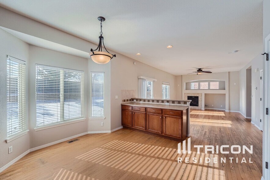 Building Photo - 1220 Sunset Way