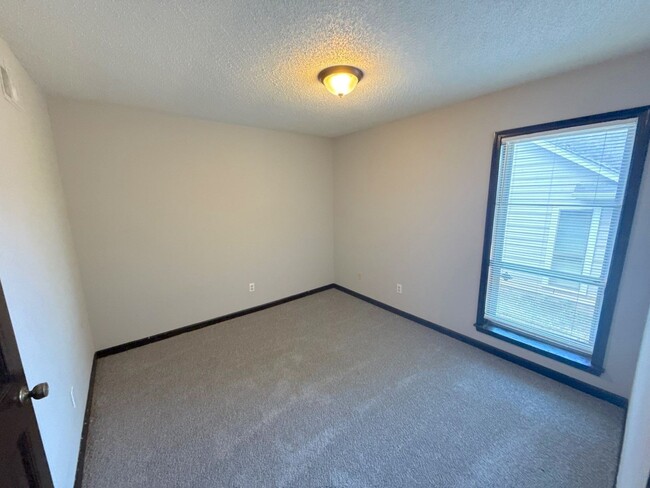 Building Photo - 4336 W Hunters Glen St