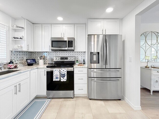 Building Photo - 4775 Cove Cir