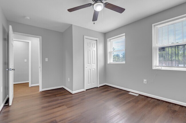 Building Photo - 2103 Chelsea Terrace
