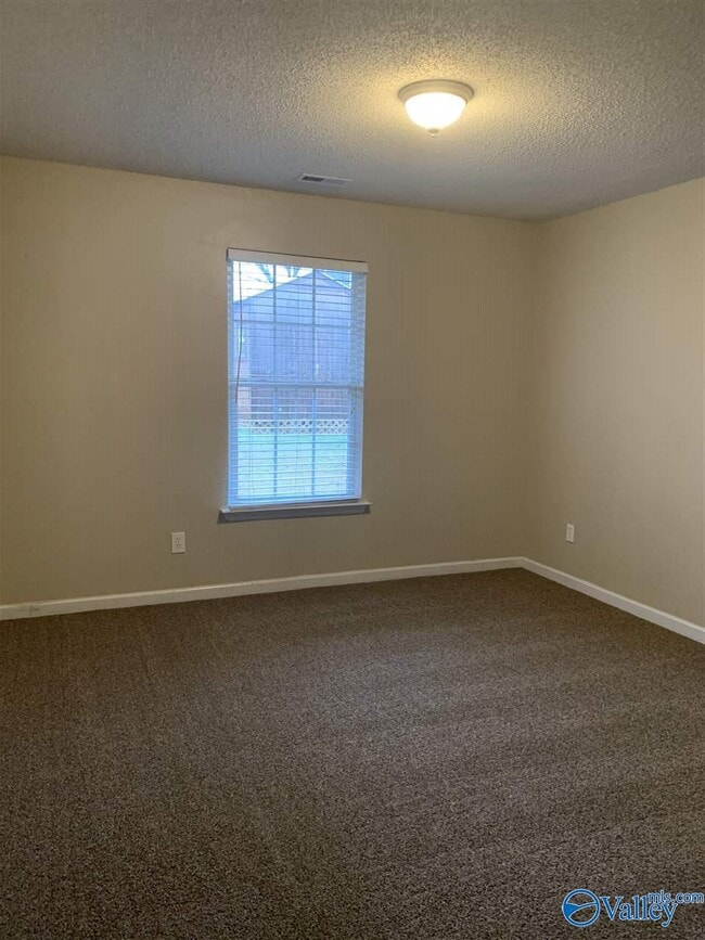 Building Photo - 137 Clover Ridge Dr