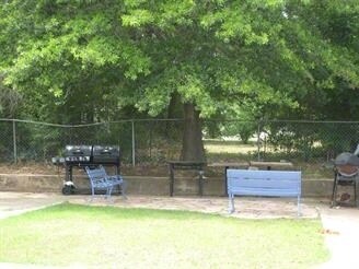 Barbeque - Country Park Village Apartments