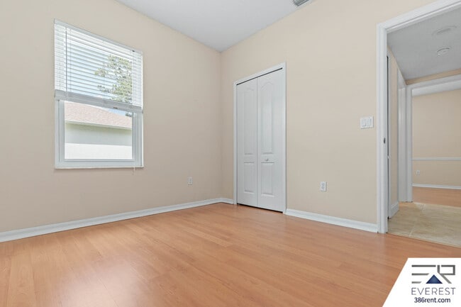 Building Photo - 16 Pinelynn Dr