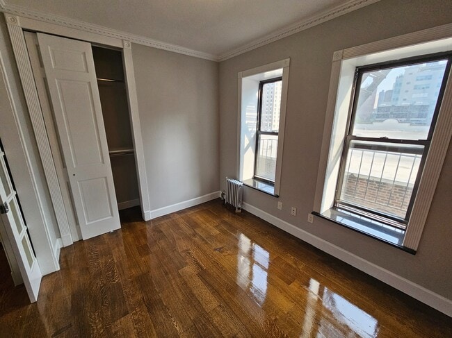 Building Photo - 338 E 100th St