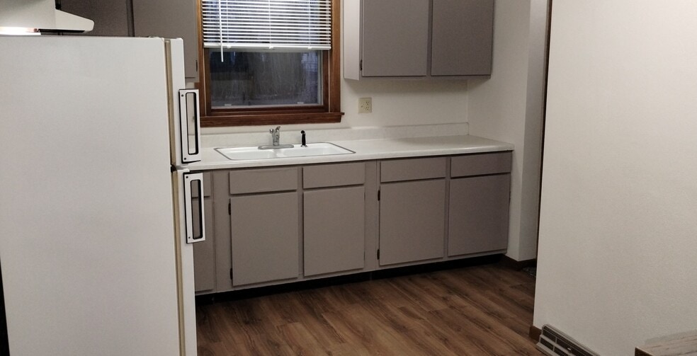 Building Photo - 1825 Ontario Dr