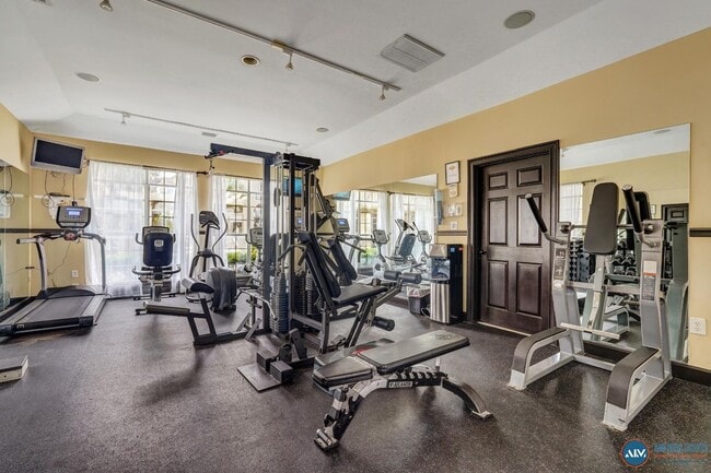 Building Photo - 1BR / 1BA Condo in Gated Summer House Comm...
