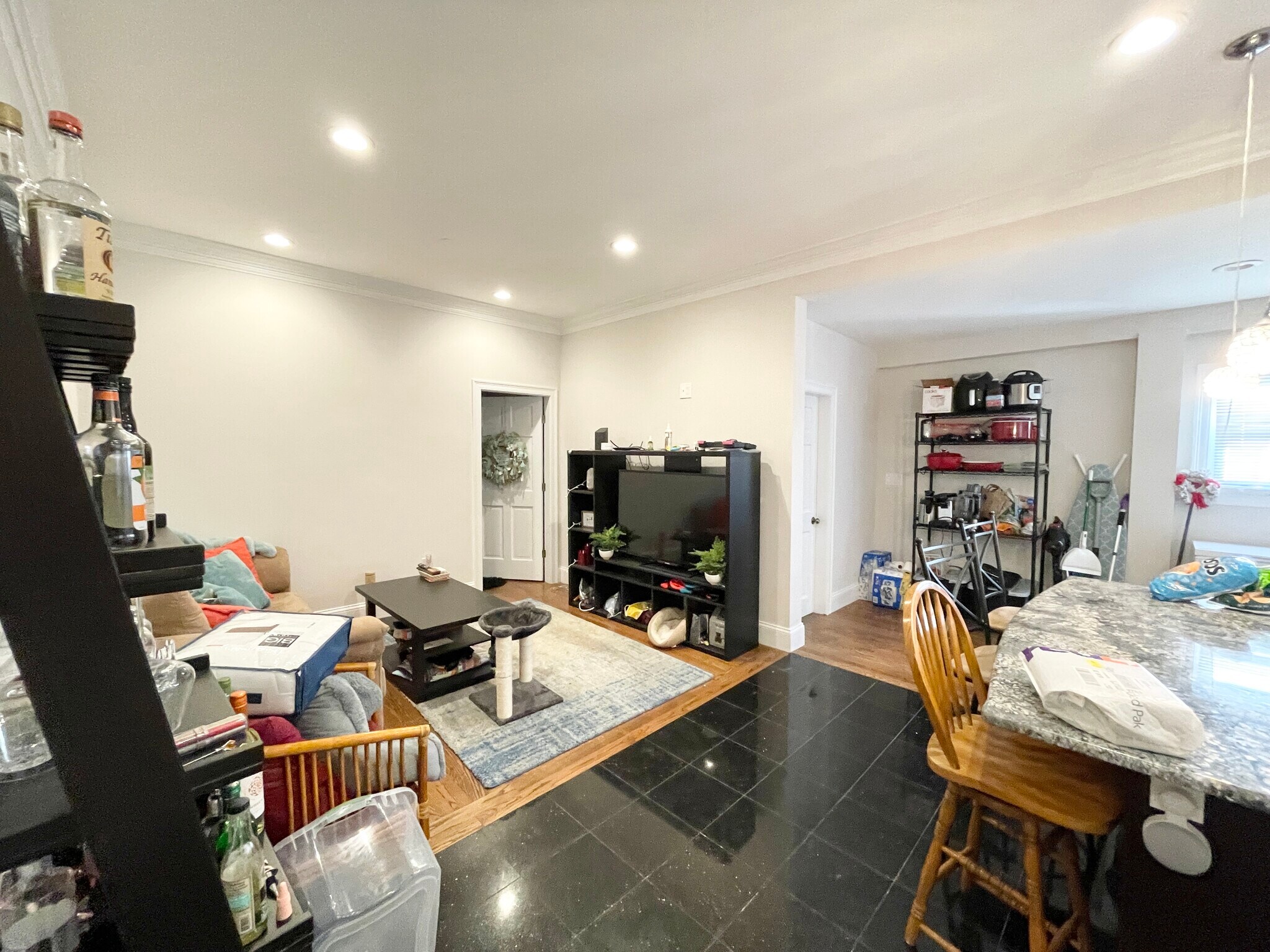 Building Photo - 33 Sumner St