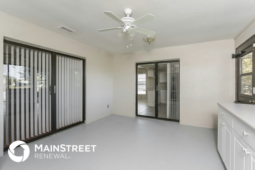 Building Photo - 5801 Pauma Pl