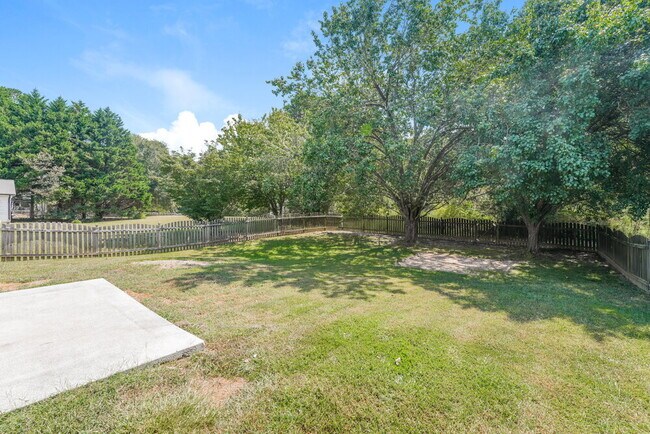 Building Photo - 1530 Range Heights Terrace
