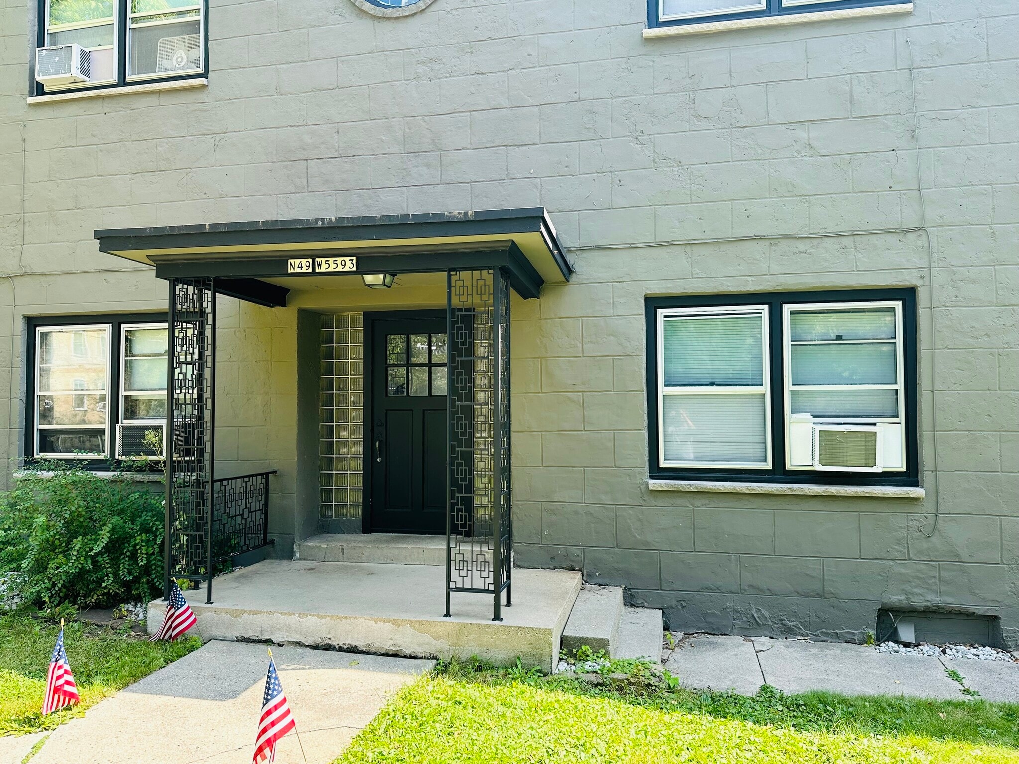 Back of building - N49W5593 Portland Rd