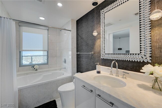 Building Photo - 222 Karen Ave