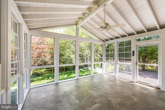 Building Photo - 46448 Montgomery Pl