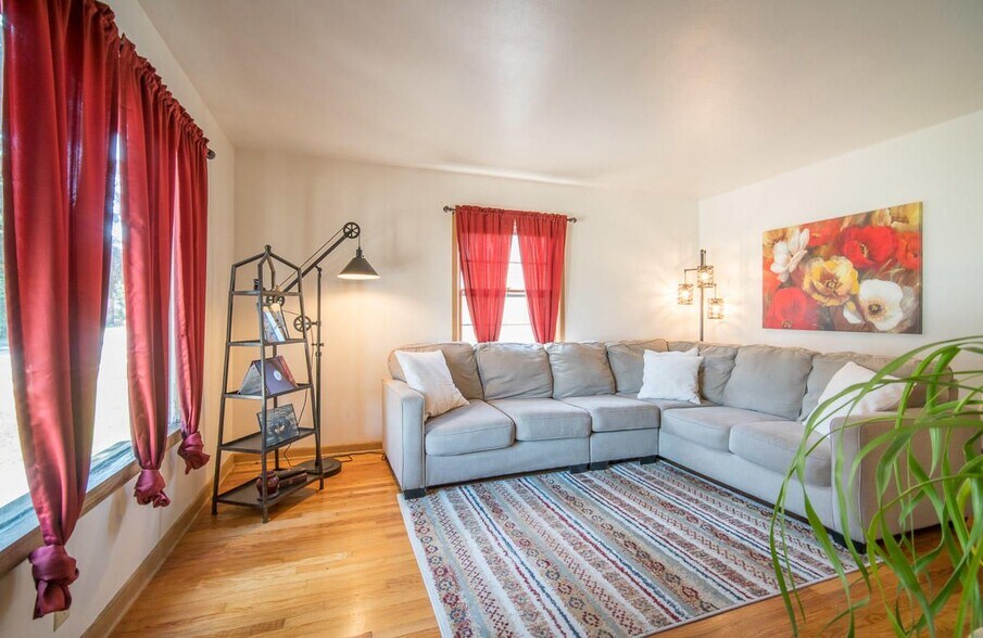 Building Photo - 7936 W Becher St