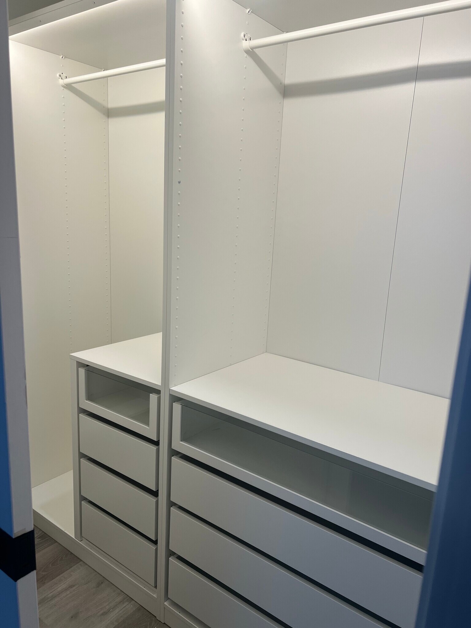 Walk-in Closet - 2924 Thunder Dr