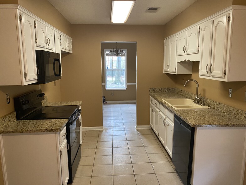 Building Photo - 9161 Valkrie Ln