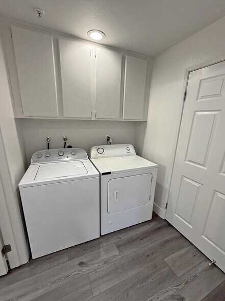 Building Photo - 4328 Mammoth Ave