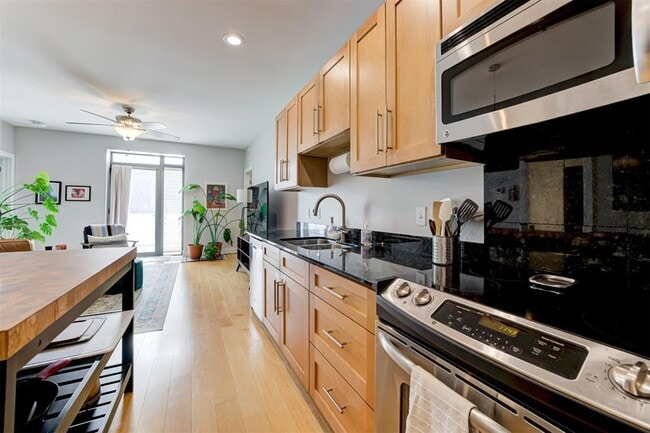 Building Photo - 444 N Central Ave