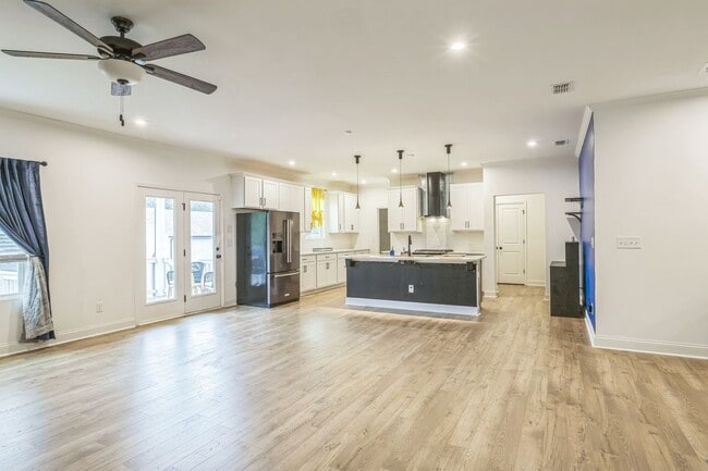Building Photo - 3682 Bradford Way