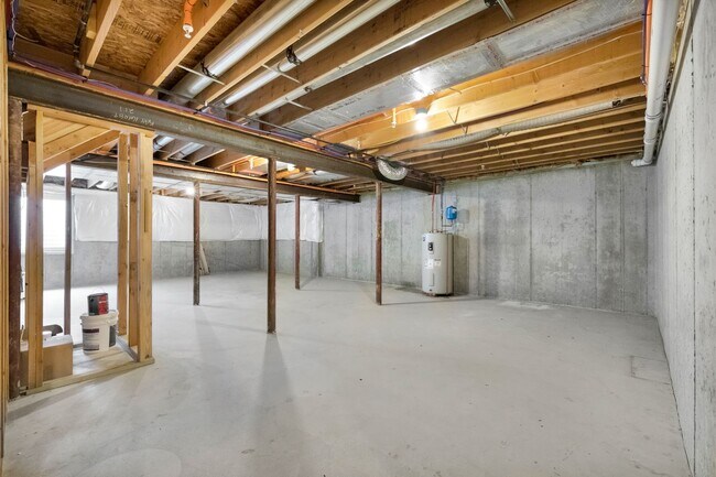 Building Photo - 3 bedroom Townhouse