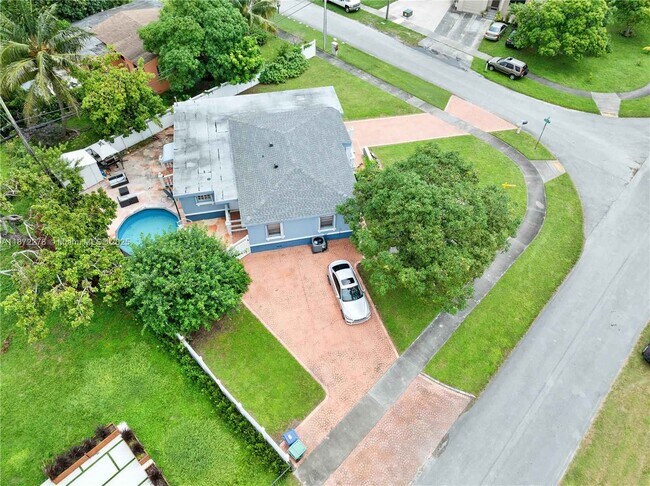Building Photo - 951 NW 148th St